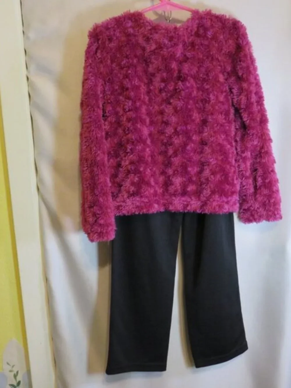 Extremely Me Girls 2-Piece Faux Fur Jacket Shirt Pants Set Pink Black Rhinestone